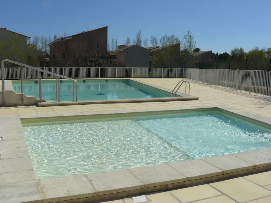 Apartment Le Petit Bonheur - Place Parking Privee - Clim - Terrasse - Piscine Partagee - Proche Parc Spirou