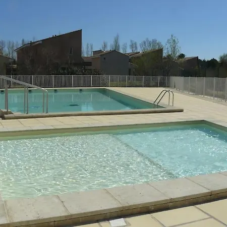 Le Petit Bonheur - Place Parking Privee - Clim - Terrasse - Piscine Partagee - Proche Parc Spirou Saint-Saturnin-lès-Avignon Exterior foto